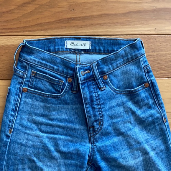 MADEWELL 9" Mid-Rise Skinny Jeans: Torn Knee 23 - Picture 7 of 13